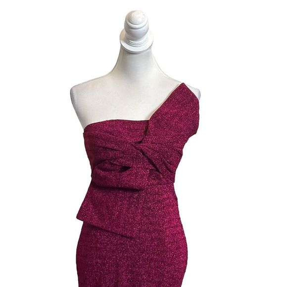 Welcome to my closet! - Picture 3 of 11